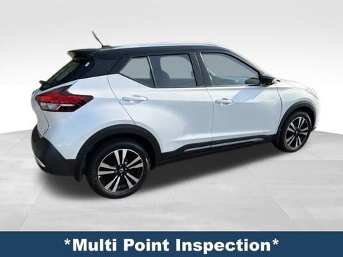 Used 2019 Nissan Kicks SR w/ SR Premium Package FWD image 6