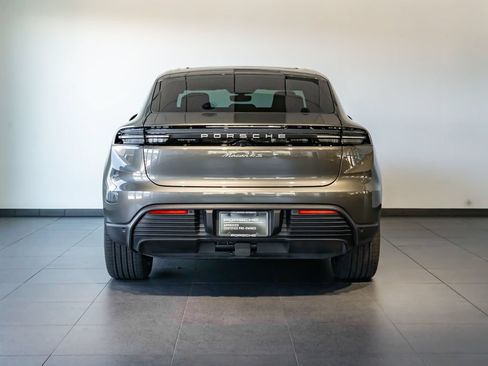 Certified 2025 Porsche Macan 4S Electric AWD/4WD image 6