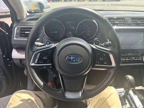 Used 2018 Subaru Outback 3.6R Limited AWD/4WD image 12