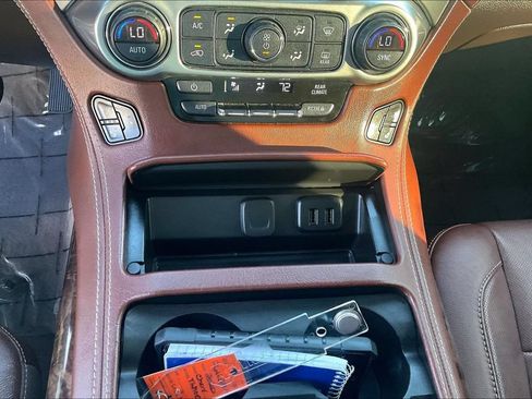 Used 2020 Chevrolet Tahoe Premier w/ Premier 6.2L Value Package RWD image 34