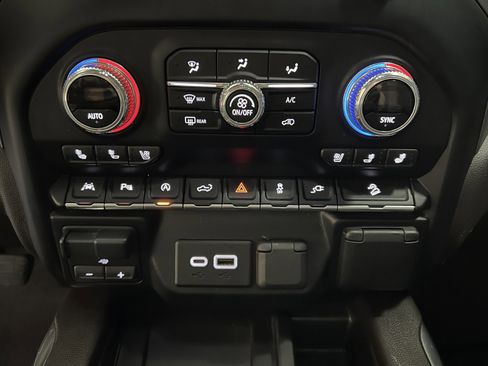 Used 2019 GMC Sierra 1500 Denali w/ Technology Package image 18