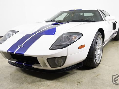 Used 2005 Ford GT image 6