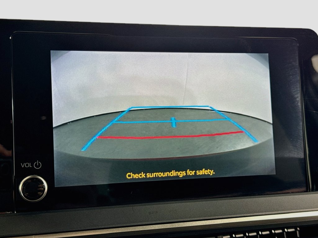 Used 2024 Toyota Prius XLE FWD image 30