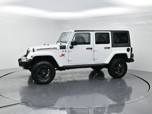 Used 2017 Jeep Wrangler Unlimited Sahara AWD/4WD image 3