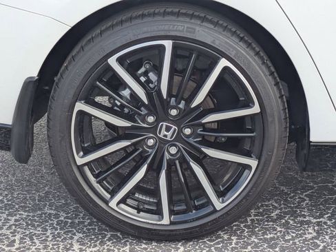 Used 2025 Honda Accord Touring image 11