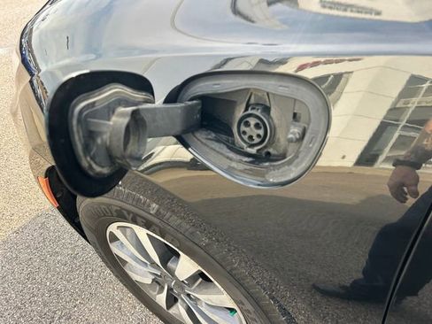 Used 2022 Chrysler Pacifica Touring-L image 53