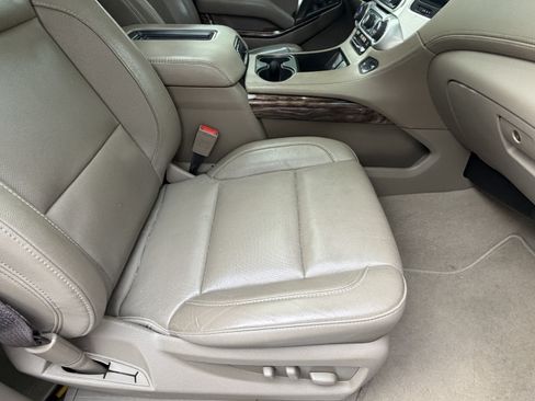 Used 2019 GMC Yukon SLT w/ Open Road Package RWD image 47