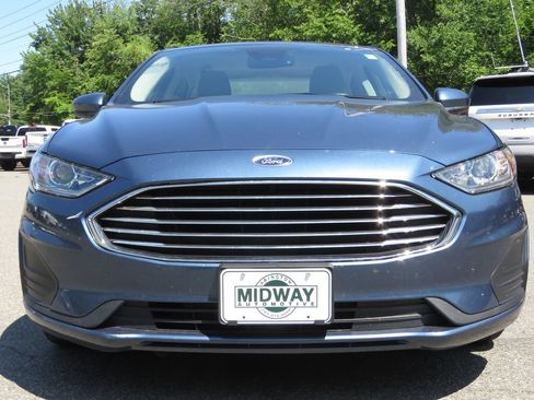 Used 2019 Ford Fusion SE FWD image 2
