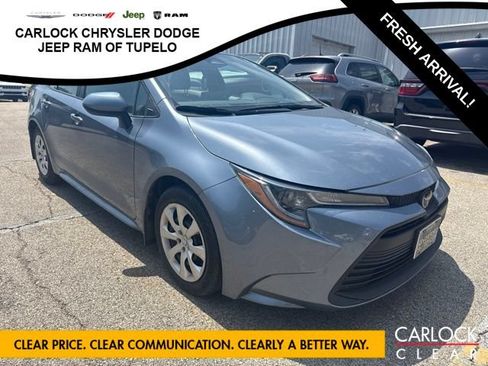 Used 2024 Toyota Corolla LE FWD image 4