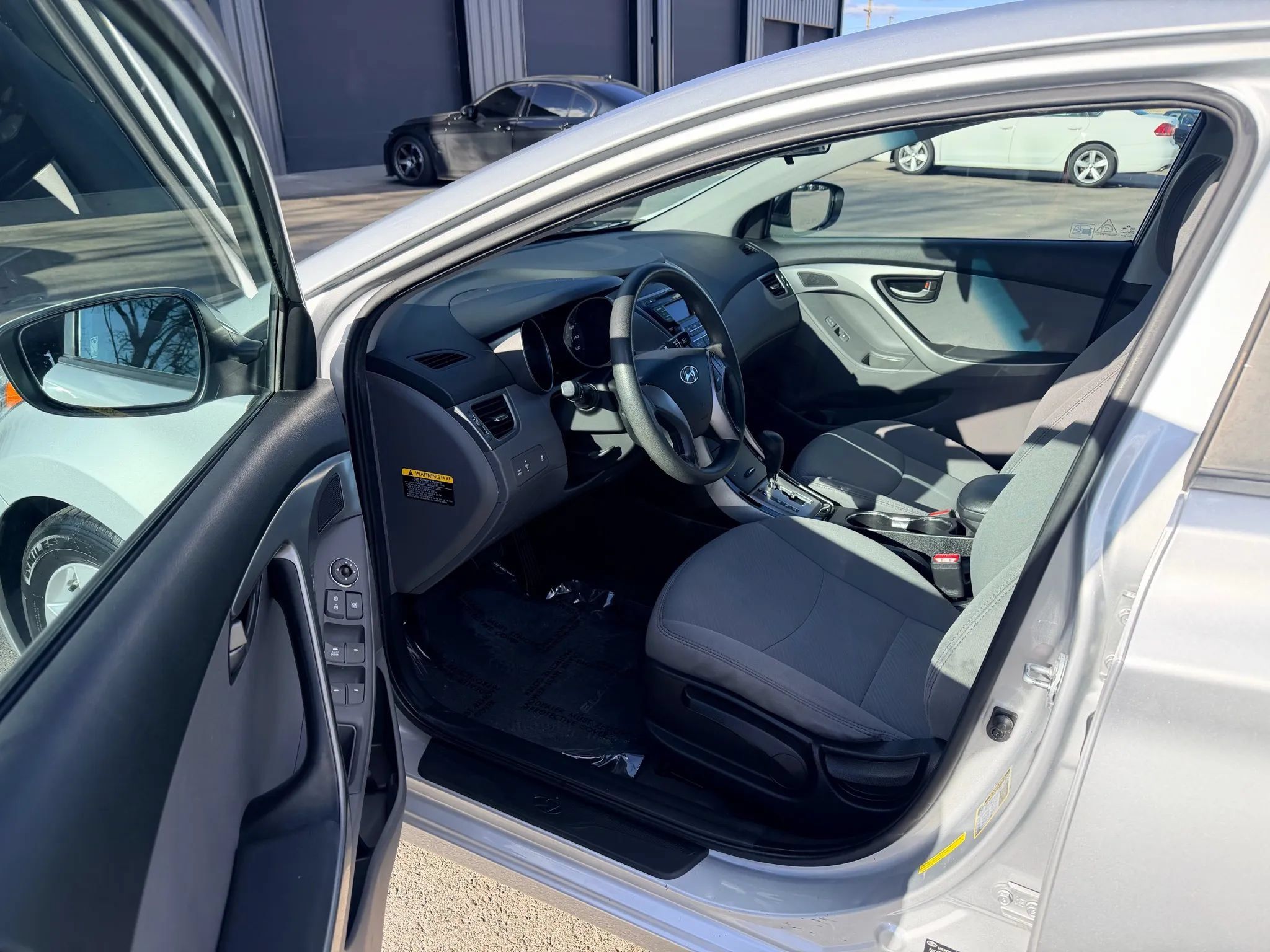 Used 2013 Hyundai Elantra GLS FWD image 10