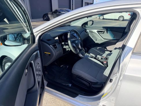 Used 2013 Hyundai Elantra GLS FWD image 10