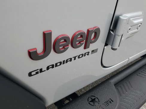 Used 2023 Jeep Gladiator Rubicon w/ Trailer Tow Package image 6