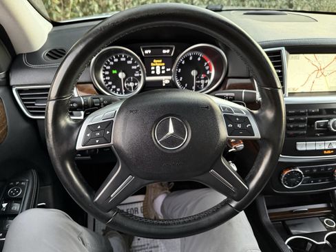 Used 2013 Mercedes-Benz GL 450 4MATIC image 27