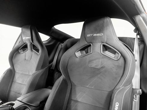 Used 2018 Ford Mustang Shelby GT350 w/ Electronics Package image 2