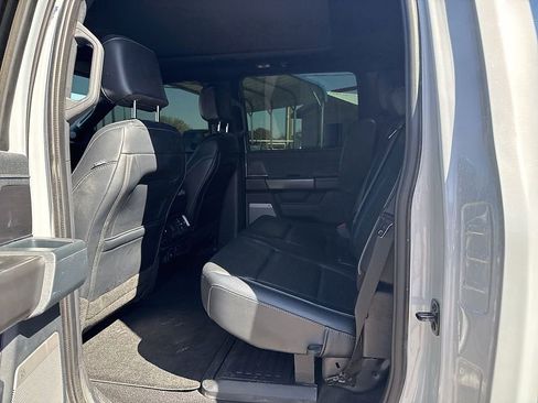 Used 2025 Ford F150 Lariat w/ Equipment Group 501A Mid image 11