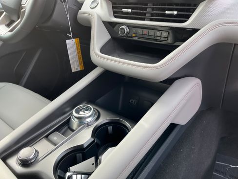 New 2026 Ford Explorer Active w/ Active Comfort Package image 39