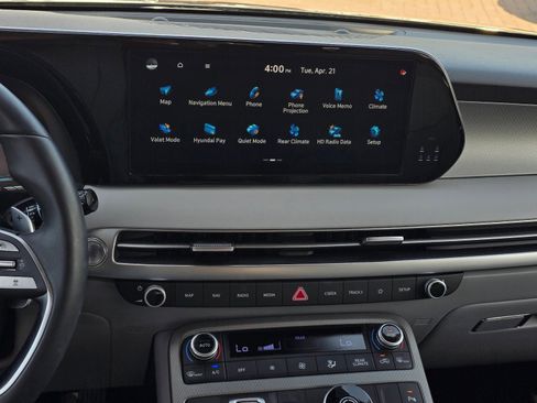 Used 2025 Hyundai Palisade SEL FWD image 16