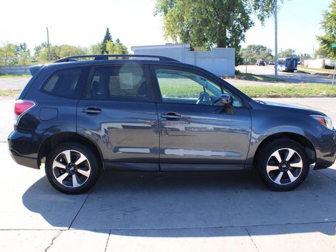 Used 2017 Subaru Forester 2.5i Premium w/ All-Weather Package image 3