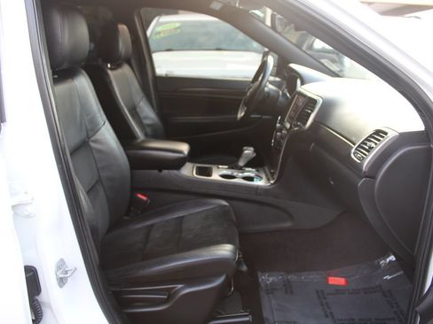 Used 2018 Jeep Grand Cherokee Altitude AWD/4WD image 22