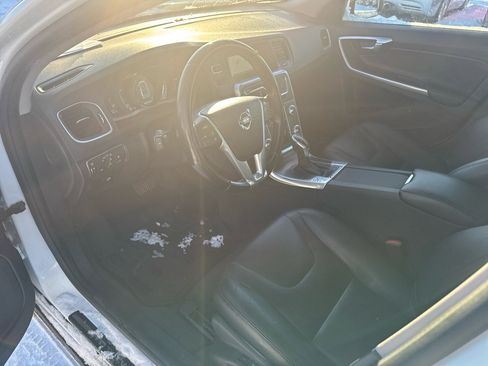 Used 2016 Volvo S60 T5 Premier image 9