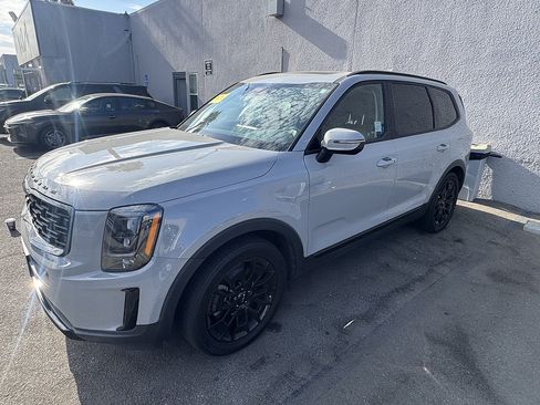 Used 2022 Kia Telluride EX w/ EX Premium Package AWD/4WD image 4