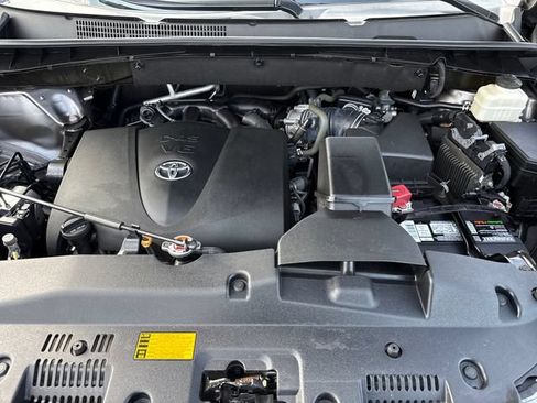 Used 2018 Toyota Highlander XLE AWD/4WD image 28