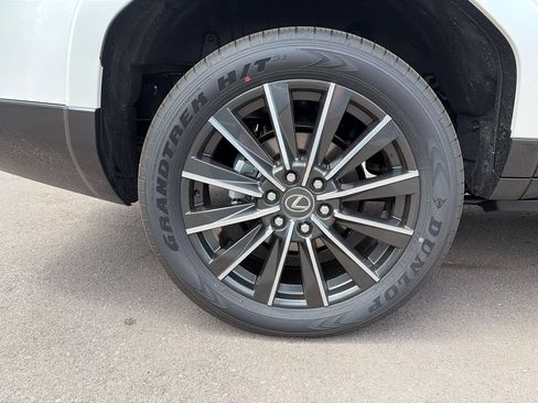 Used 2026 Lexus GX 550 w/ Accessory Package (2T) AWD/4WD image 9