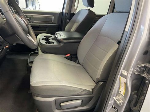 Used 2022 RAM 1500 Classic SLT image 18