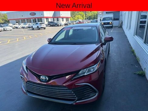Used 2022 Toyota Camry LE FWD image 1