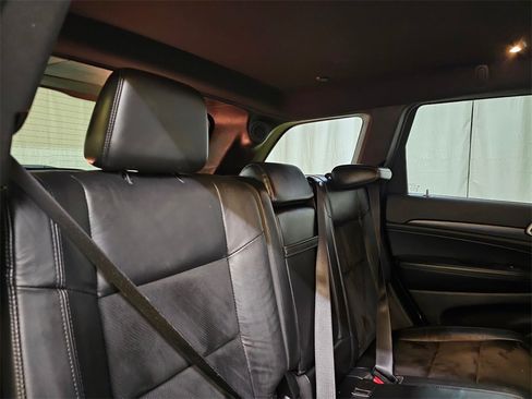 Used 2018 Jeep Grand Cherokee Altitude image 16