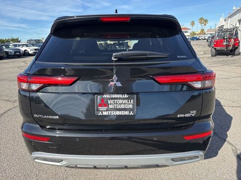 New 2025 Mitsubishi Outlander SE image 6