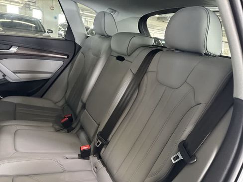 Used 2024 Audi Q5 2.0T Premium w/ Convenience Package AWD/4WD image 21