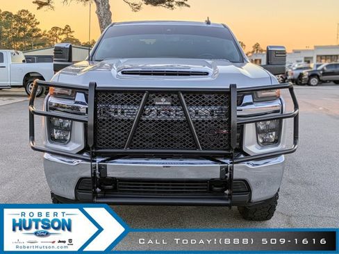 Used 2023 Chevrolet Silverado 2500 LT image 4