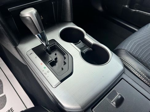 Used 2014 Toyota Camry SE FWD image 13