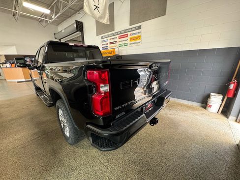 Used 2021 Chevrolet Silverado 2500 High Country w/ Z71 Off-Road Package AWD/4WD image 7