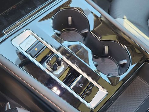 New 2026 Volkswagen Atlas Peak Edition image 10