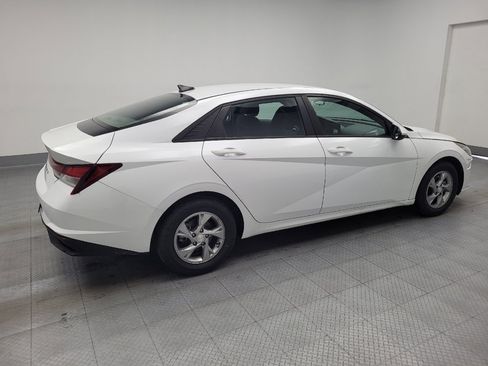 Used 2021 Hyundai Elantra SE image 10