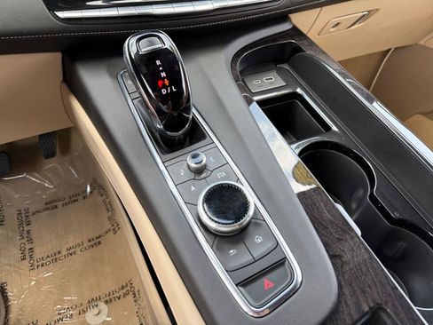 Certified 2023 Cadillac Escalade Premium Luxury w/ Performance Package AWD/4WD image 33