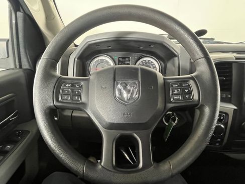 Used 2020 RAM 1500 Classic SLT image 23