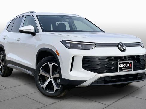New 2026 Volkswagen Tiguan SE AWD/4WD image 2