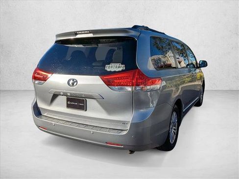 Used 2011 Toyota Sienna XLE image 5