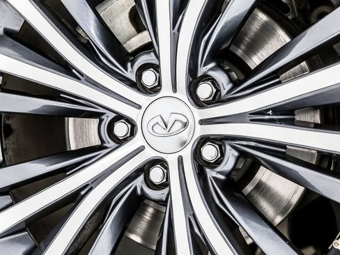 Used 2018 INFINITI Q60 3.0t Luxe w/ Sensory Package 3.0T Luxe RWD image 40
