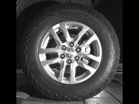 Used 2020 Chevrolet Silverado 1500 LT w/ All-Star Edition AWD/4WD image 10