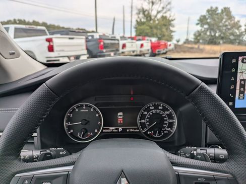 New 2026 Mitsubishi Outlander SE image 30