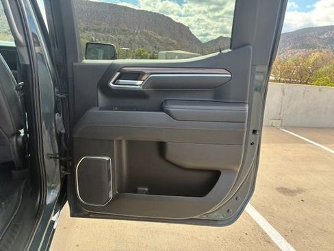 Used 2025 Chevrolet Silverado 1500 LT Trail Boss w/ Convenience Package II AWD/4WD image 17