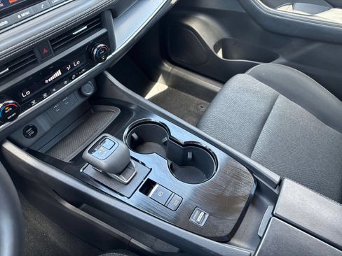Used 2025 Nissan Rogue SV FWD image 43
