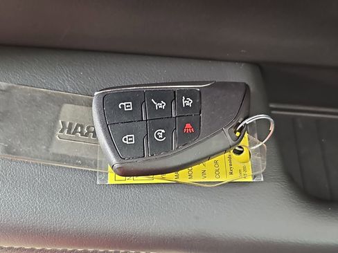 Used 2025 Chevrolet Suburban Premier AWD/4WD image 43