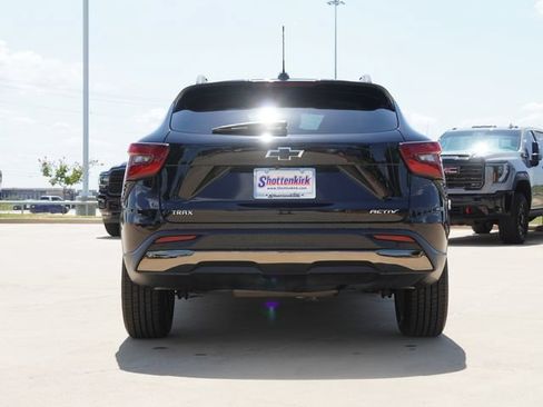 Used 2024 Chevrolet Trax ACTIV w/ Sunroof Package FWD image 8