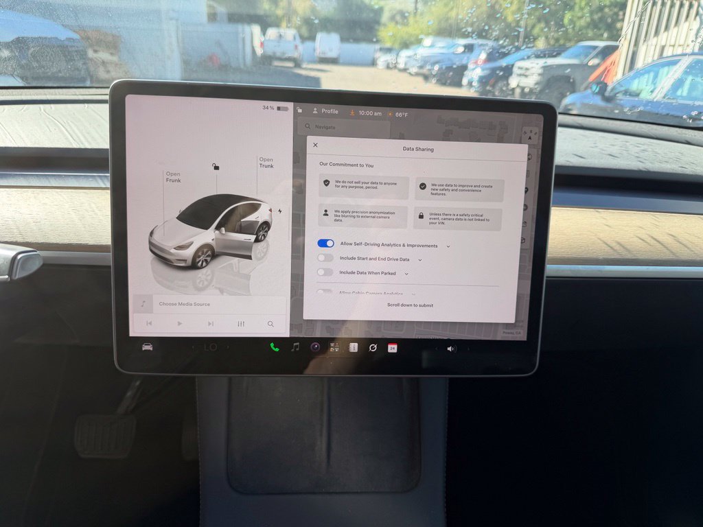 Used 2023 Tesla Model Y Long Range AWD/4WD image 23