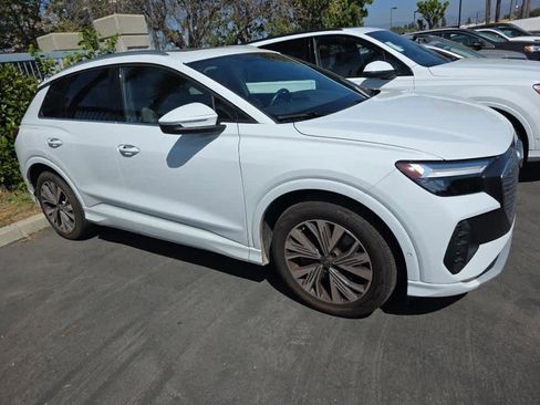 Used 2023 Audi Q4 e-tron Premium Plus w/ Premium Plus image 4